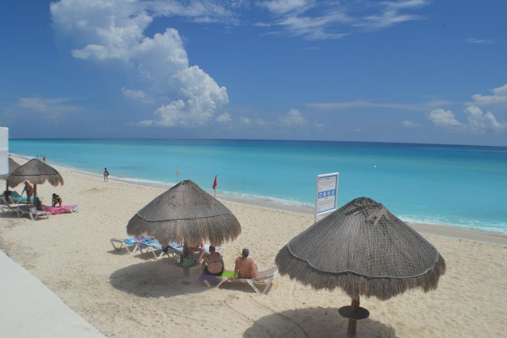 קנקון Brisas 10 Beachside Suites מראה חיצוני תמונה